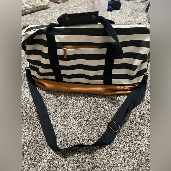 DSW Large travel bag with bottom zip compartment - Picture 3 of 8